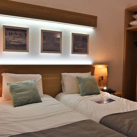 Contact Hotel Utah Beach Carentan - Anciennement Kyriad Ngoại thất bức ảnh